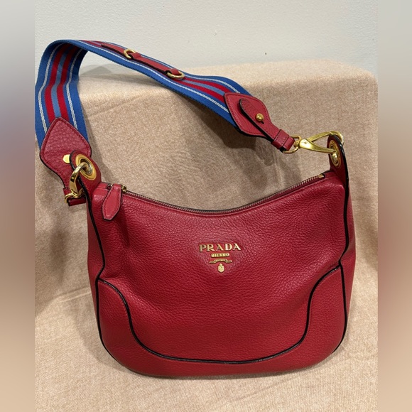 PRADA Vitello Phenix Red Shoulder Bag - Pre-loved - Picture 10 of 16
